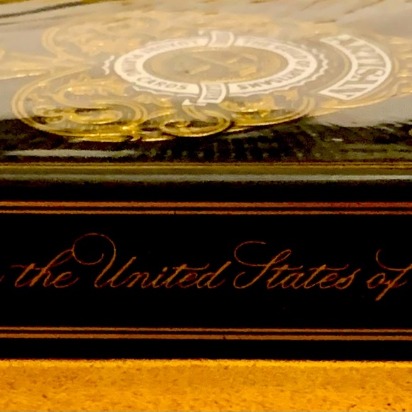 Theory 11 NIB SEALED CLOSED Black edition - Picture 4 of 5